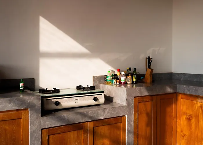 Sokkool Coliving And Coworking - Near Berawa Beach Canggu