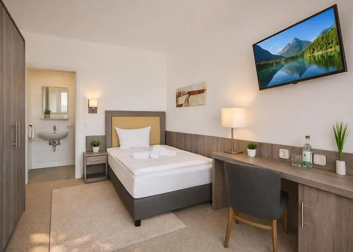 Sunny Hotel Regenstauf