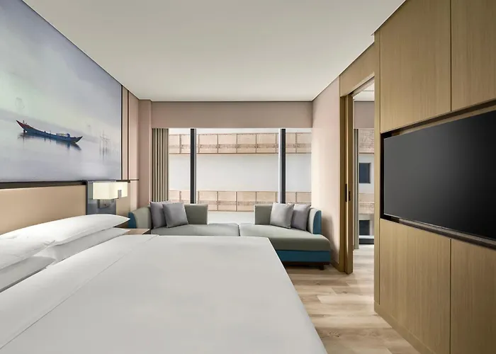 Courtyard By Marriott Danang Han River