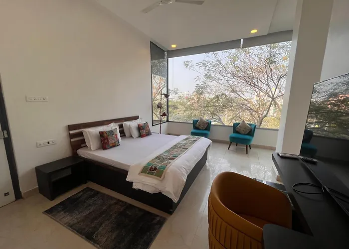 Hotel Golden Leaf Nagpur