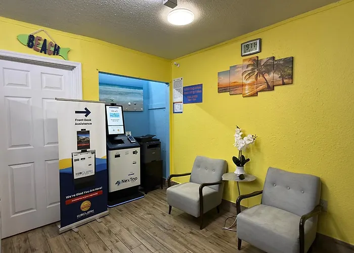 Englewood Inn & Suites