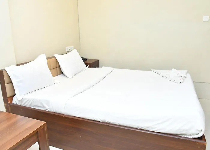 Raj Gharana Hotel Raipur 