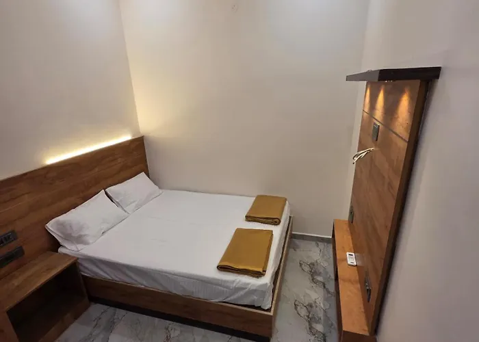 Hotel Ponrayar Tiruvannamalai