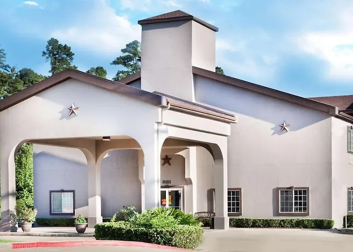 Hotel Piney Woods Huntsville