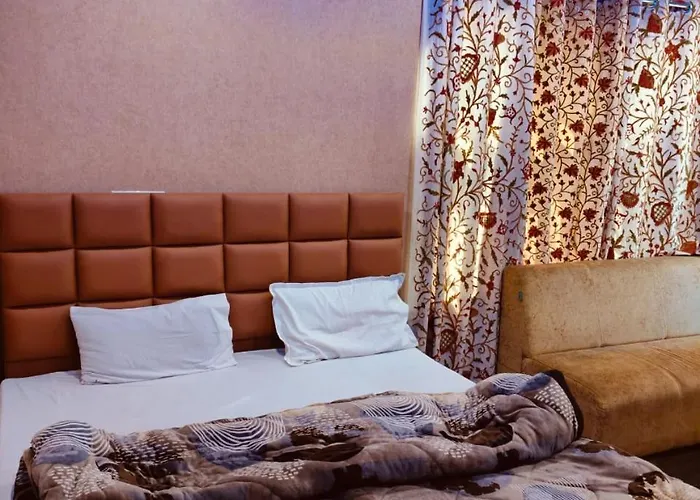 Hotel Taimoor Srinagar 