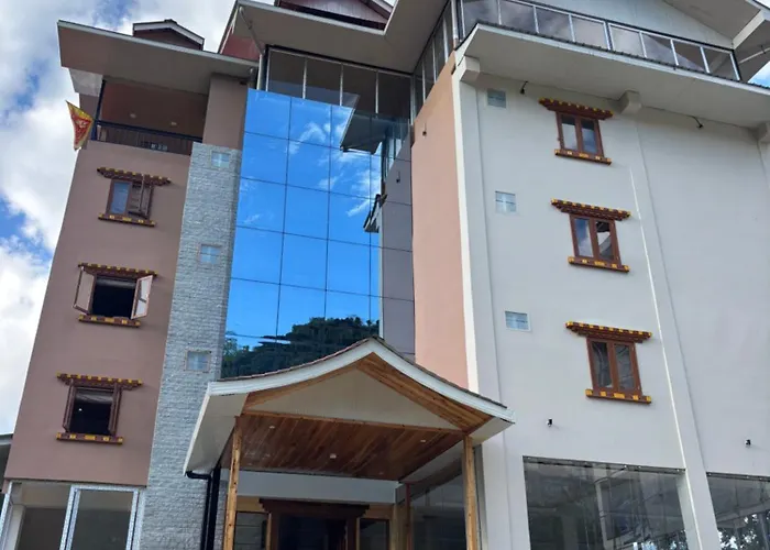 Wisteria Crystal Manor Hotel Pelling