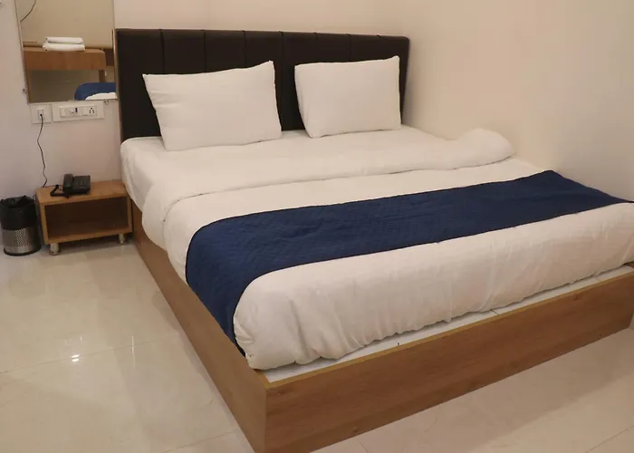 Hotel Lakhdatar Kota 