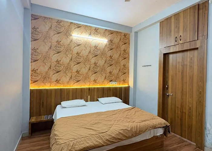 Hotel Tara Palace Near Mahakal Mandir Ujjain