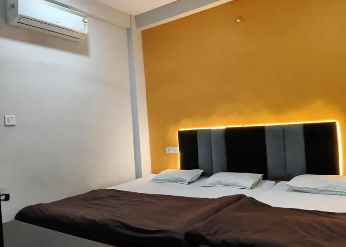 Hotel Tara Palace Near Mahakal Mandir Ujjain