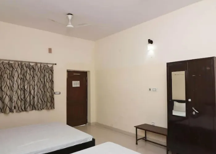 Mukund Vinod Garden Hotel Mathura