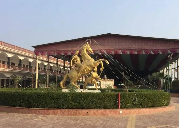 Mukund Vinod Garden Hotel Mathura
