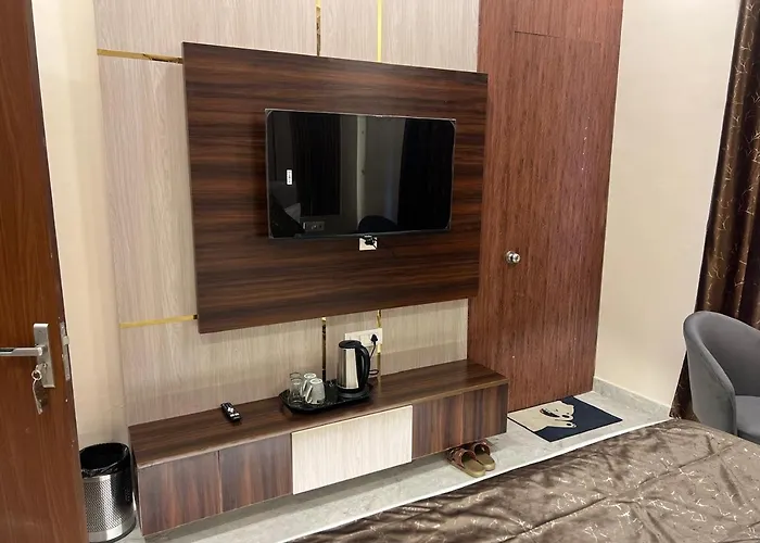 Hotel Highway Retreat Gajraula