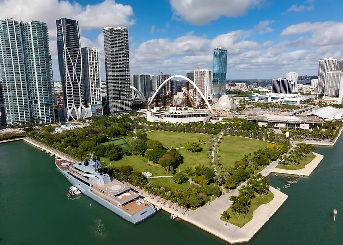 Hotel The Crosby Miami World Center