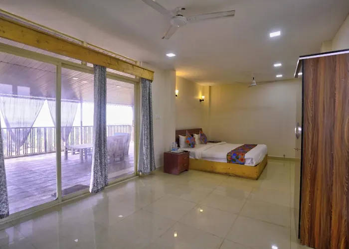 Hotel Padma Morjim