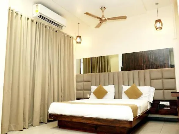 Hotel Sapphire Inn Ulhasnagar