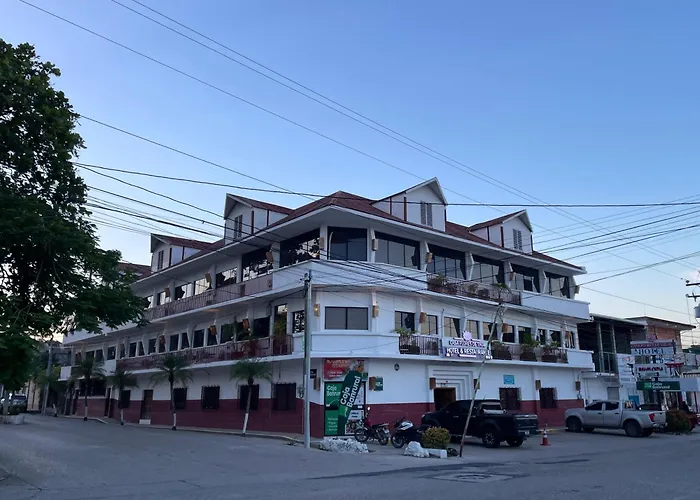 Hotel Casa Flores De Tikal