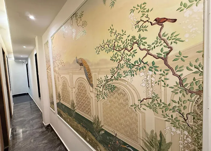 Hotel Krishna Tulsi Van - Near Bankey Bihari & Iskcon Vrindavan
