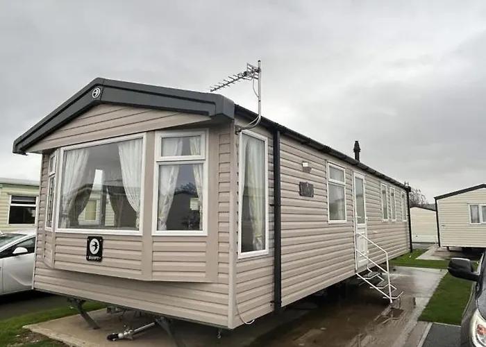 Modern 3-Bedroom Caravan Near Beach At Ty Mawr Holiday Park Abergele