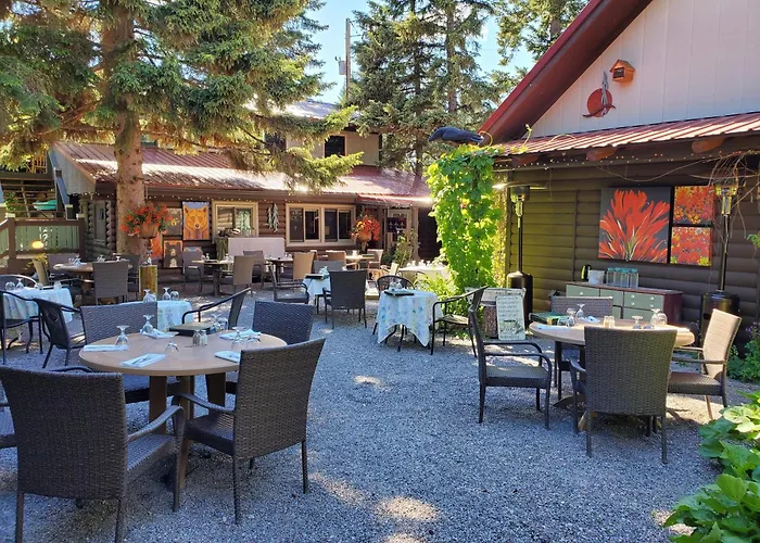 Laughing Horse Lodge Bigfork
