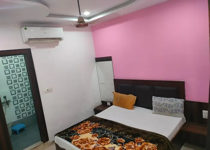 Hotel Neelkanth Vrindavan
