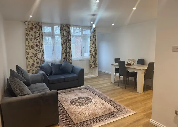 Bowood Road Hotel Enfield
