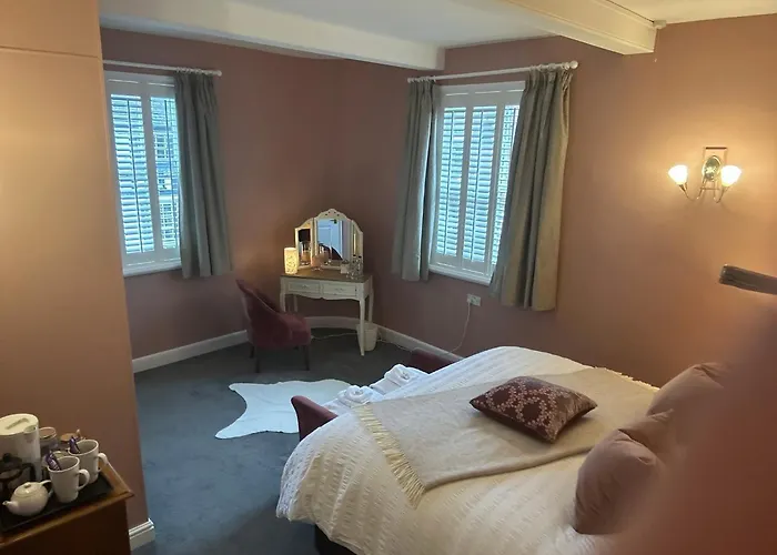 The Crown Hotel Southwell