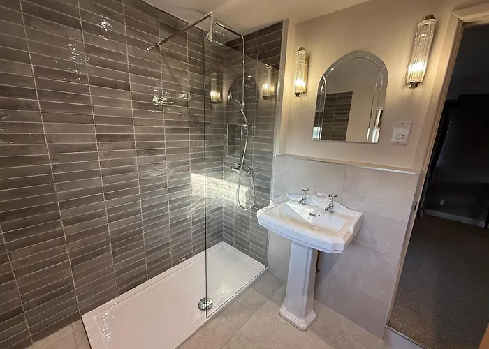The Lord Raglan Hotel Staplehurst
