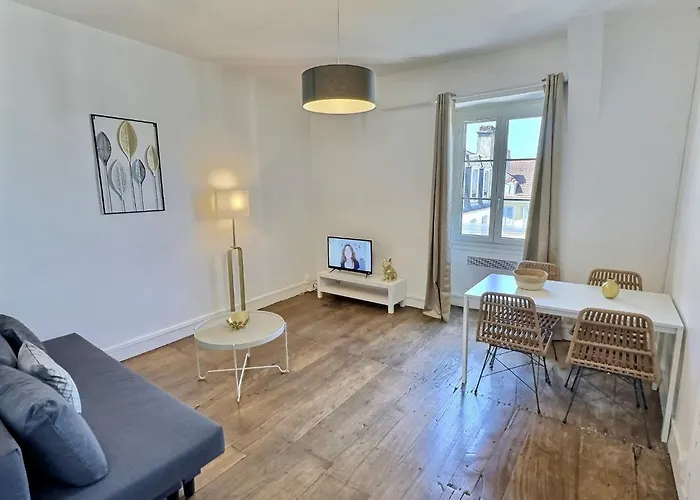 Wonderhost, Les Apparts De La Place Margot Pau