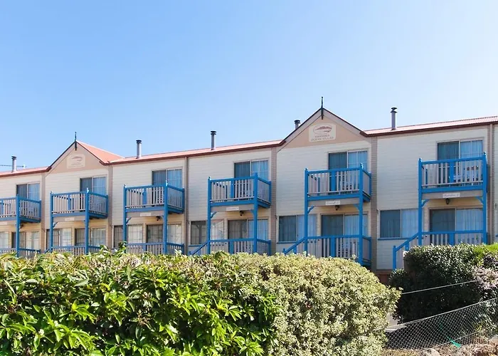 Amos House & Swansea Ocean Villas