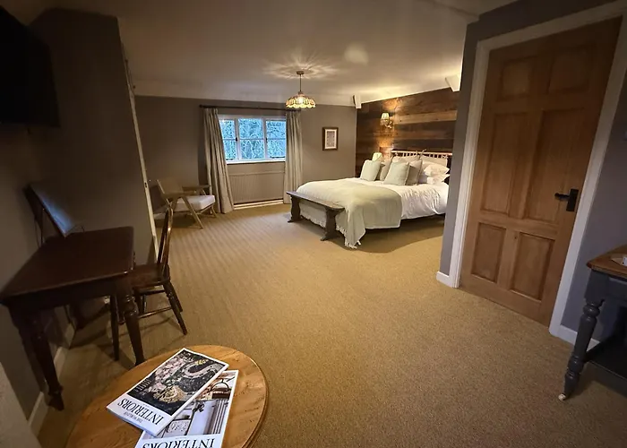 The Lord Raglan Hotel Staplehurst