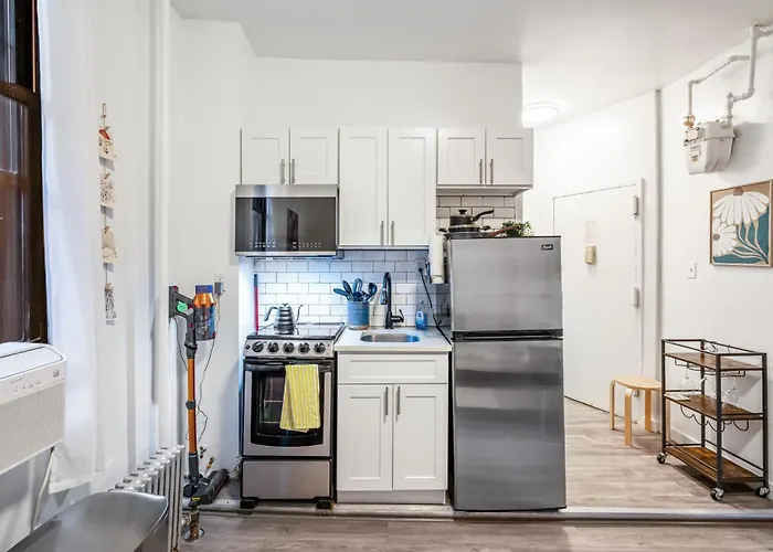 Private One Bedroom Apartment In Times Square & Central Park New York