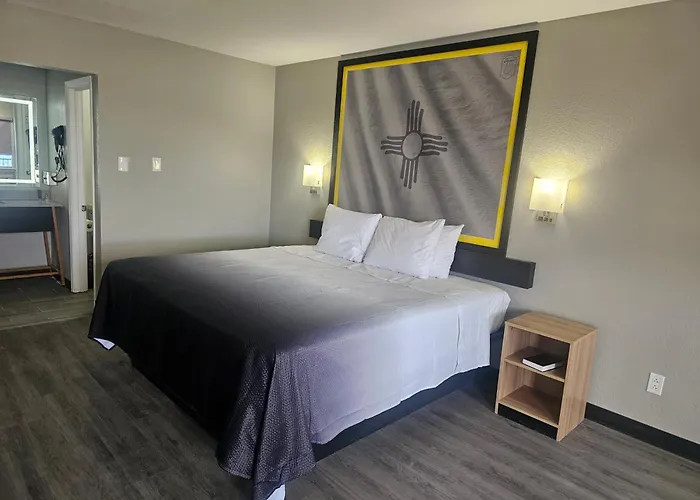 Super 8 By Wyndham Hobbs Hotel