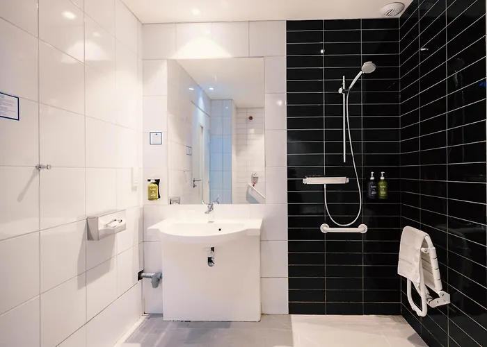 Holiday Inn Express Lille Centre By Ihg