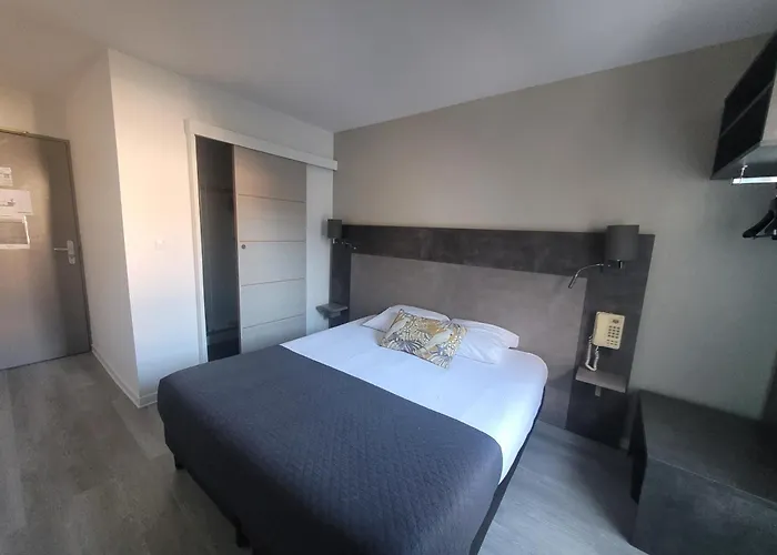 Hotel Novella Nantes Centre Gare