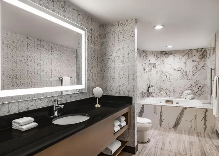 Crowne Plaza Auburn Hills By Ihg Hotel