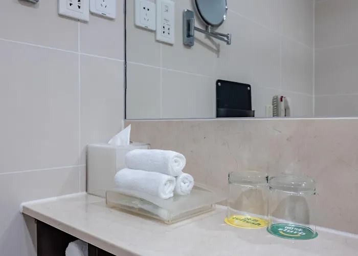 Holiday Inn Shanghai Vista