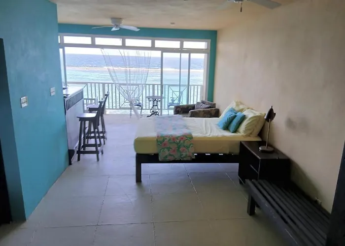 Moxons Beach Club Boscobel