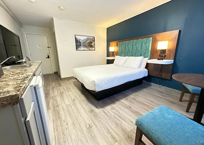 Travelodge By Wyndham Amherst