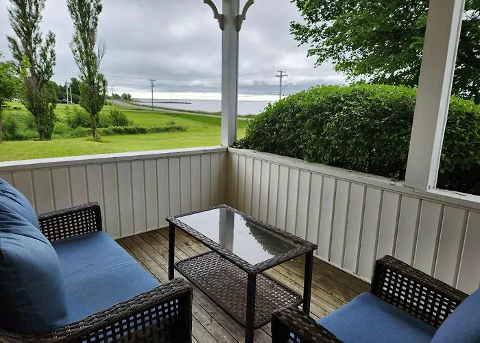 Auberge Vue D'La Dune - Dune View Inn Bouctouche