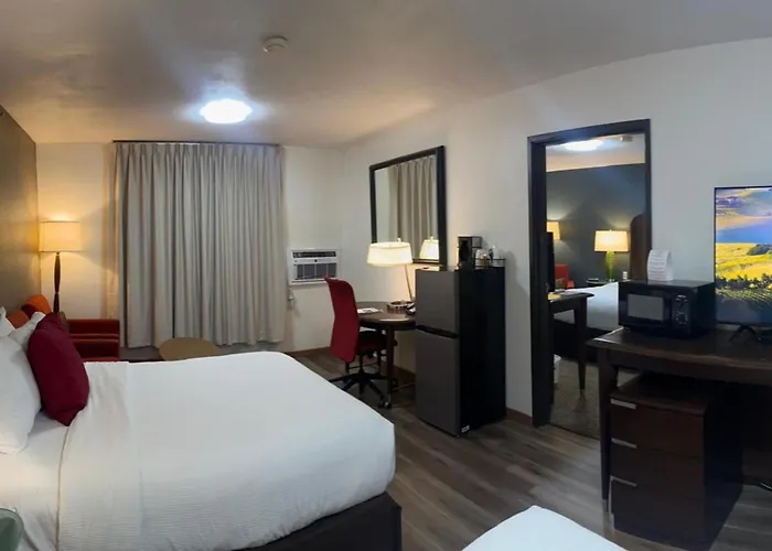 Alliance Hotel & Suites, A Howard Johnson By Wyndham