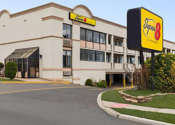 Super 8 By Wyndham Meadowlands Hotel Carlstadt