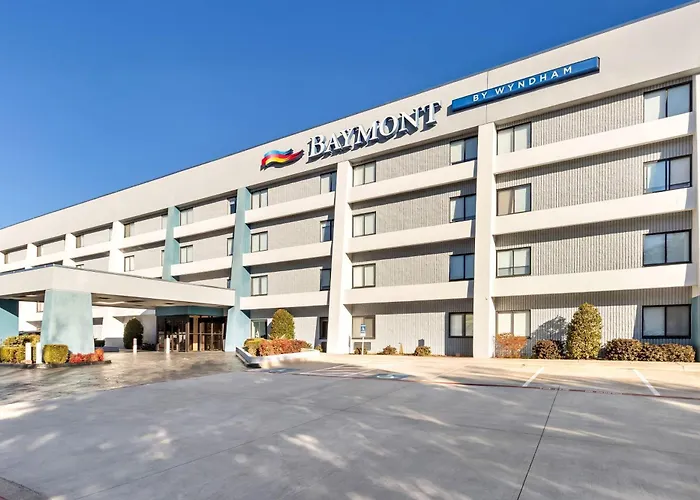 Baymont By Wyndham Arlington At Six Flags Dr Hotel