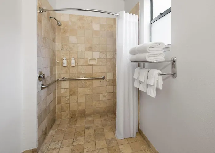 Ramada Suites by Wyndham San Diego Hotel Circle Area