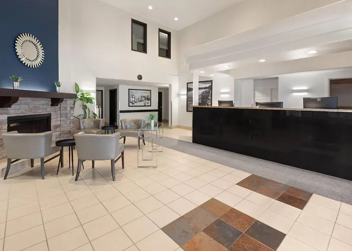 Super 8 By Wyndham Trois-Rivieres Hotel