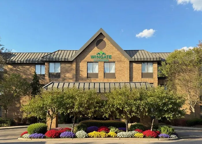 Wingate By Wyndham Utica Hotel