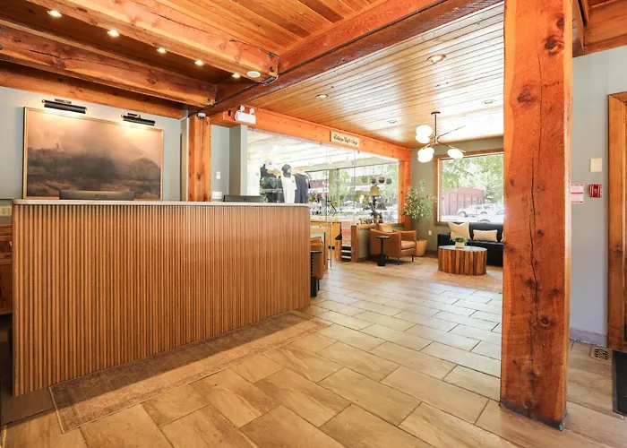 Bayshore Inn & Spa Waterton Park