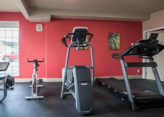 Ramada Limited 100 Mile House Hotel