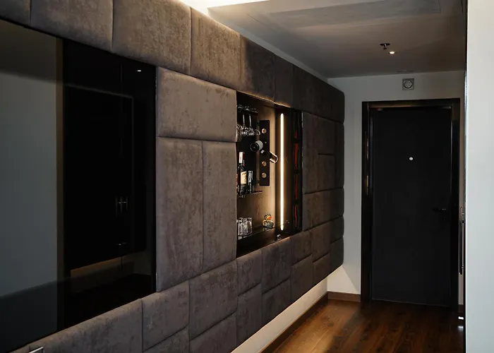 11 Mirrors Design Hotel Kyiv