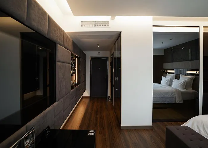 11 Mirrors Design Hotel Kyiv