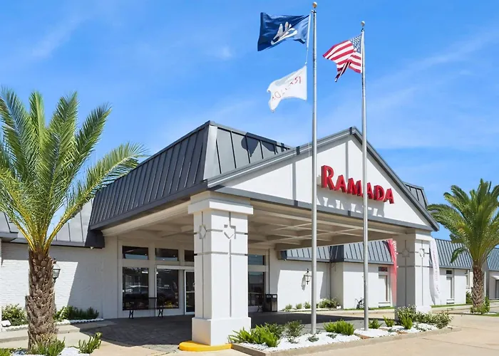 Ramada By Wyndham Houma Hotel